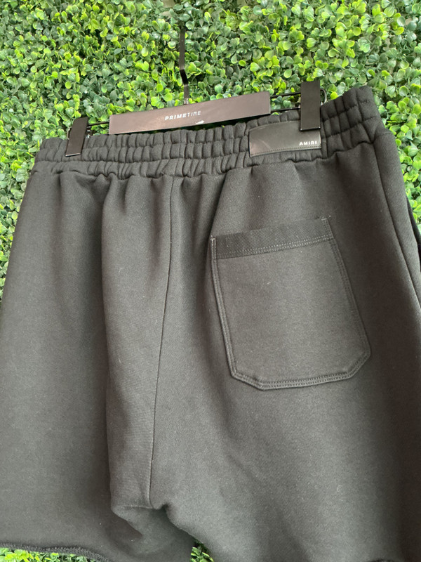 AMIRI VARSITY '22 DISTRESSED LOGO  SHORTS