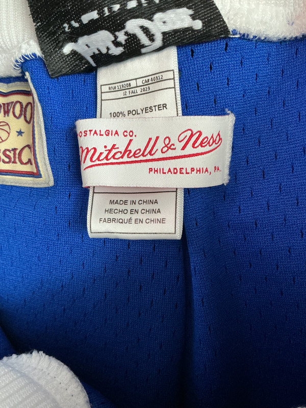 LOS ANGELES LAKERS JUST DON X MITCHELL & NESS SHORTS (SZ M)