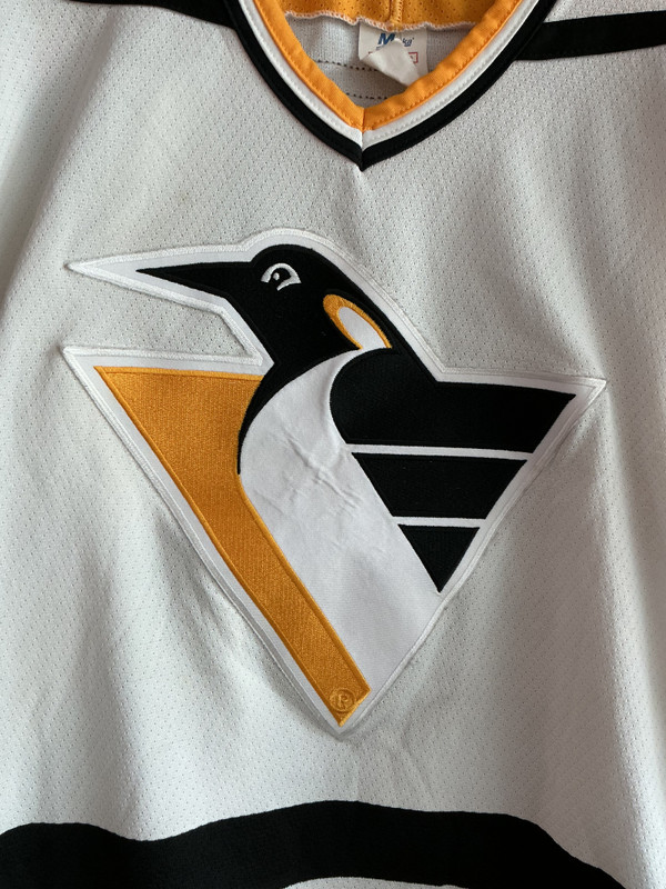 VINTAGE PITTSBURGH PENGUINS MASKA HOME JERSEY