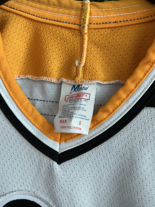 VINTAGE PITTSBURGH PENGUINS MASKA HOME JERSEY