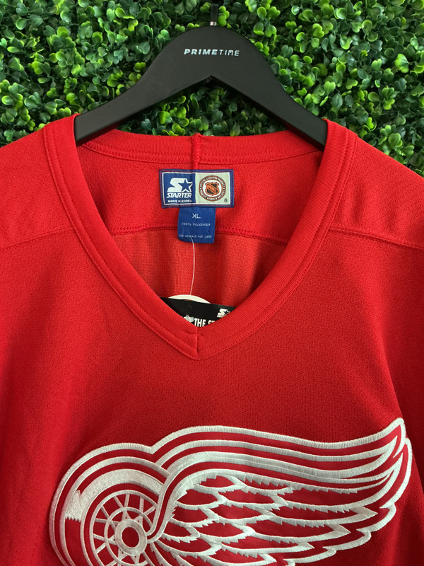 DEADSTOCK VINTAGE DETROIT RED WINGS STARTER JERSEY
