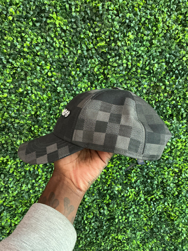 LOUIS VUITTON VERS DAMOFLAGE CAP