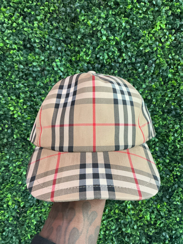 BURBERRY BASEBALL CAP