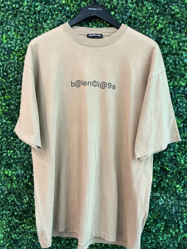 BALENCIAGA TAN LOG PRINT TEE