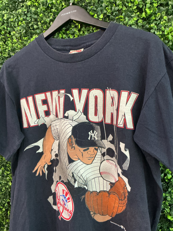 VINTAGE NEW YORK YANKEES NUTMEG BREAKTHROUGH TEE