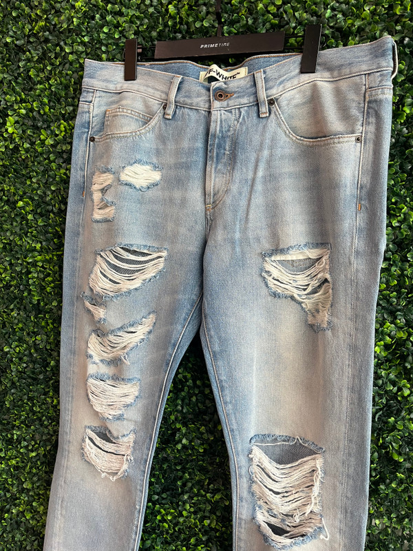 OFF WHITE DISTRESSED DIAGONAL STRIPPED BLUE JEANS (SZ 36)