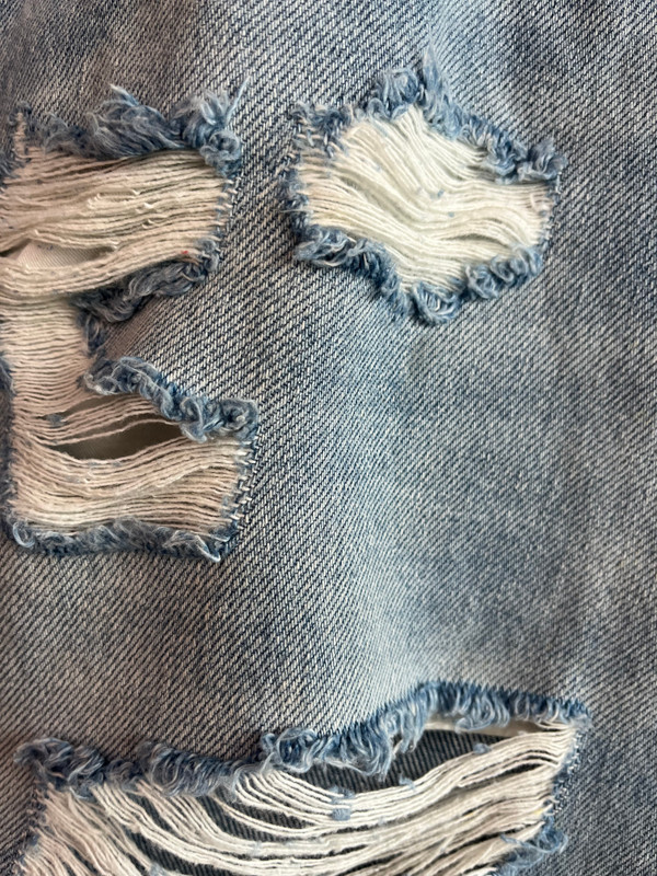 OFF WHITE DISTRESSED DIAGONAL STRIPPED BLUE JEANS (SZ 36)