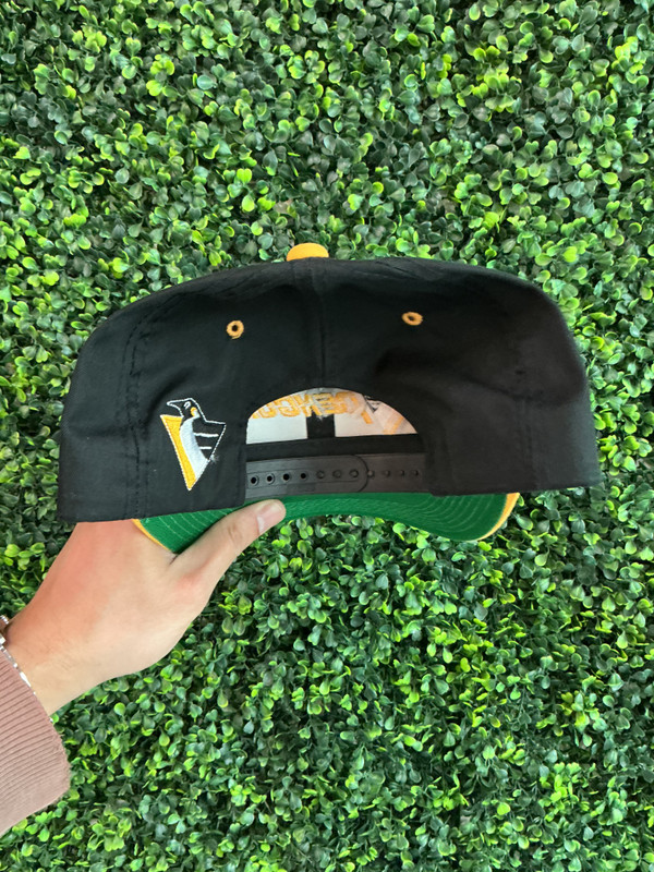 VINTAGE PITTSBURGH PENSUINS G CAP SNAPBACK