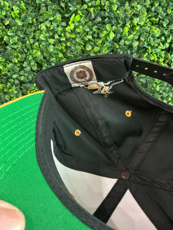 VINTAGE PITTSBURGH PENSUINS G CAP SNAPBACK