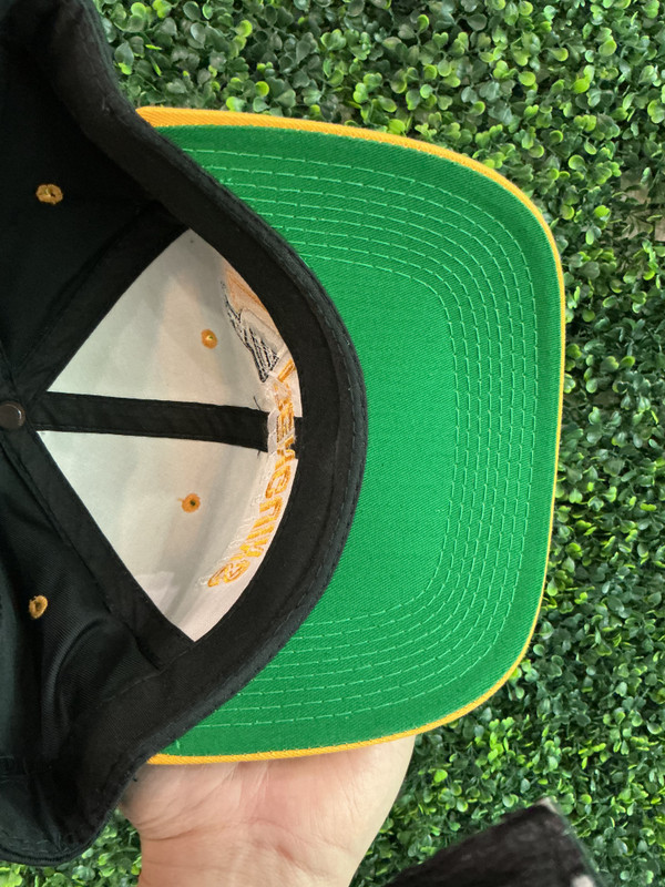 VINTAGE PITTSBURGH PENSUINS G CAP SNAPBACK