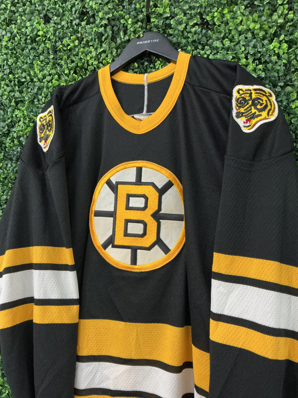 VINTAGE BOSTON BRUINS CCM BLACK JERSEY