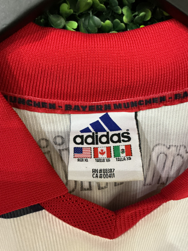 VINTAGE BAYERN MUNICH ADIDAS 1998-2000 KIT
