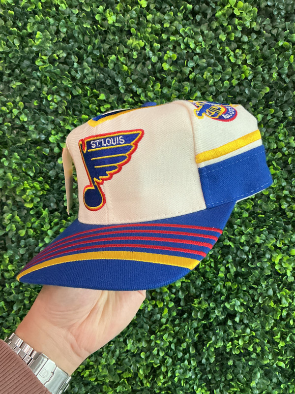 DEADSTOCK VINTAGE ST LOUIS BLUES TWINS ENTERPRISES SNAPBACK