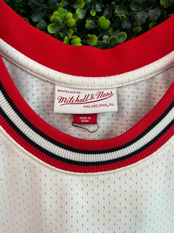 MICHAEL JORDAN AUTHENTIC MITCHELL & NESS CHICAGO BULLS HOME JERSEY