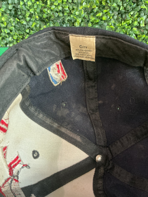 DEADSTOCK VINTAGE CHICAGO BULLS BACK 2 BACK CHAMPIONS SNAPBACK