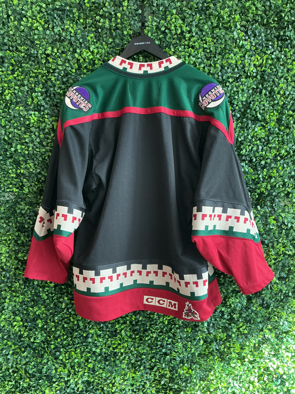 VINTAGE PHOENIX COYOTES CCM AWAY JERSEY
