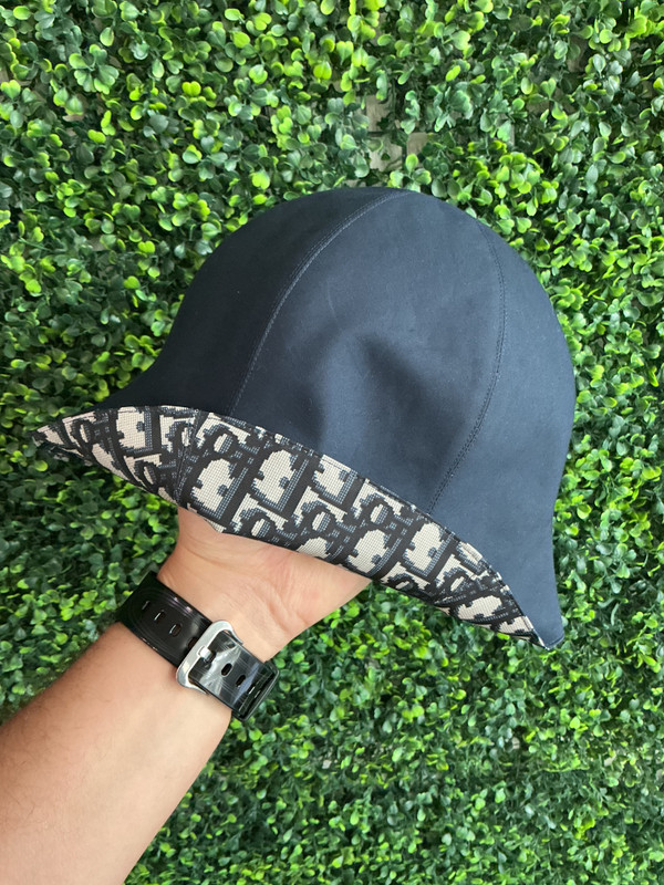 BRAND NEW DIOR REVERSIBLE TEDDY BUCKET HAT