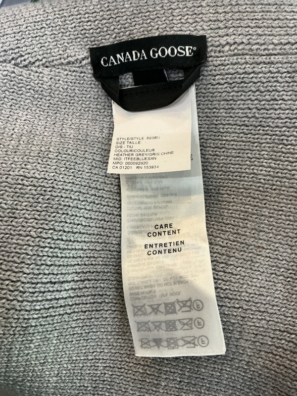CANADA GOOSE GREY ARTIC DISC RIBBED-KNIT BEANIE