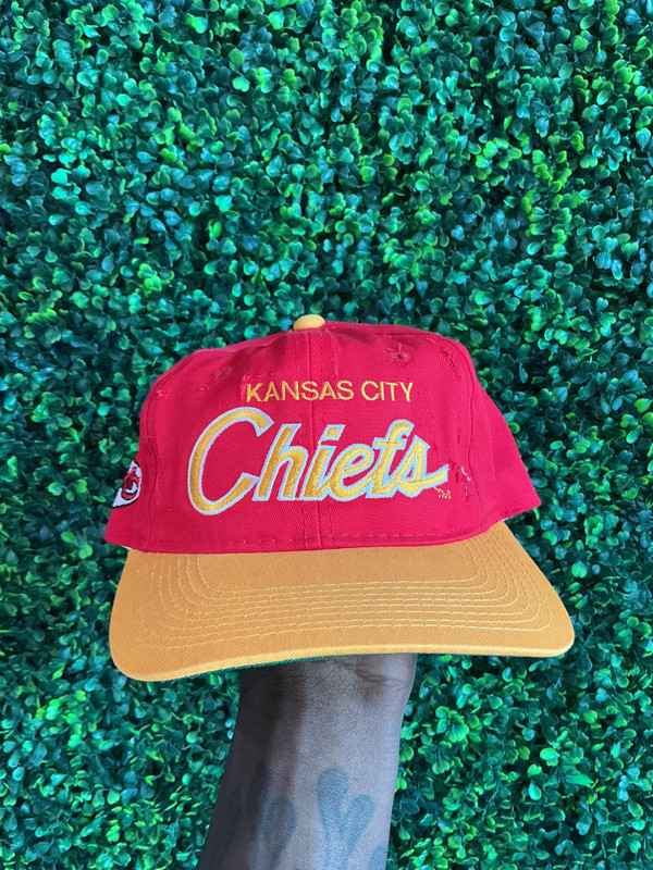 VINTAGE DISTRESSED KANSAS CITY CHIEFS SPORTS SPECIALTIES SCRIPT SNAPBACK