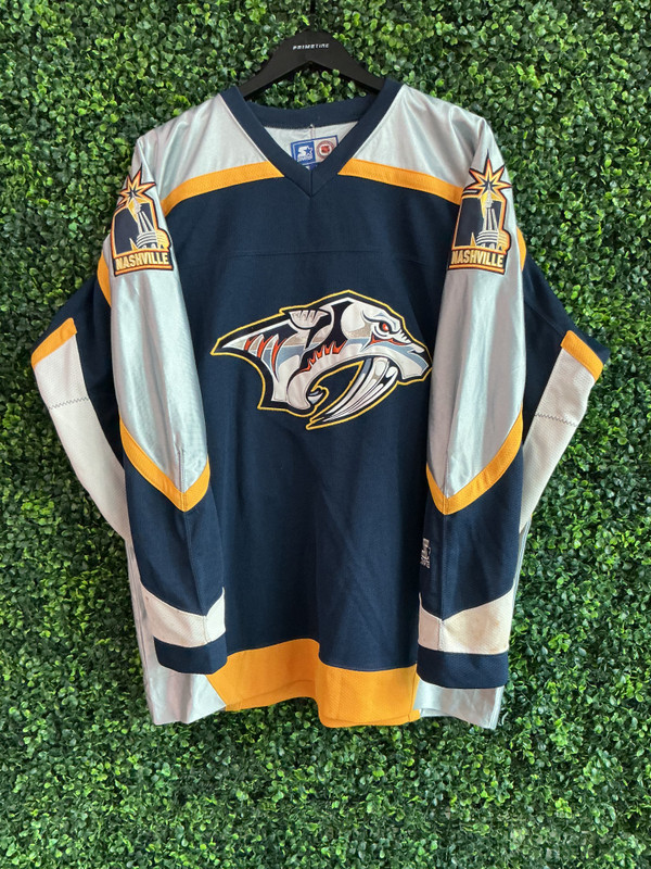 VINTAGE NASHVILLE PREDATORS STARTER JERSEY
