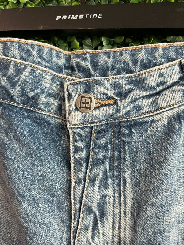 KSUBI DISTRESSED BLUE WASH DENIM JEANS (SZ 40)
