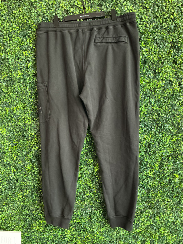 STONE ISLAND BLACK JOGGER SWEATPANTS (SZ 2XL)