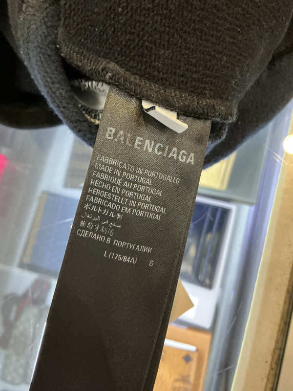 BALENCIAGA BLACK SWEATSHORTS (SZ L)