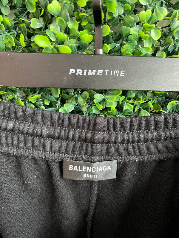 BALENCIAGA BLACK SWEATSHORTS (SZ L)