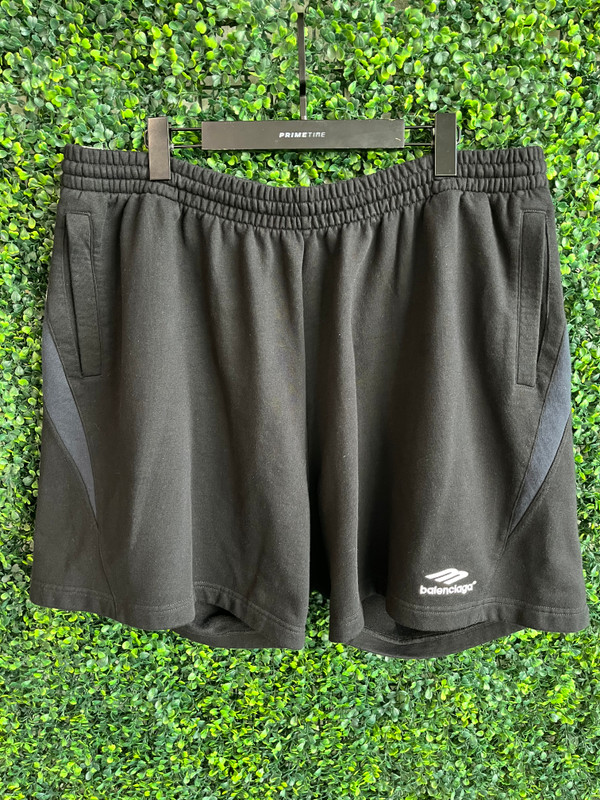 BALENCIAGA BLACK SWEATSHORTS (SZ L)
