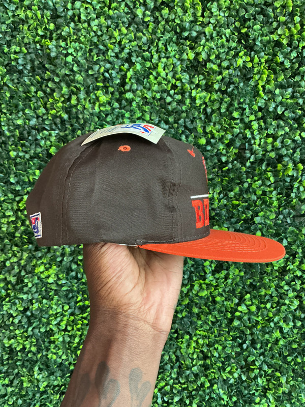 DEADSTOCK VINTAGE CLEVELAND BROWNS THE GAME SNAPBACK