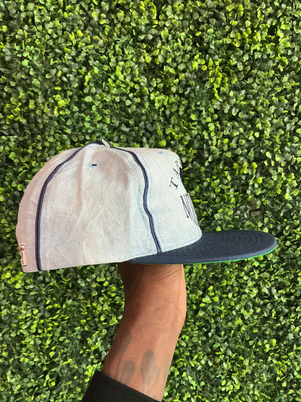 VINTAGE NORTH CAROLINA TAR HEELS LIGHT WASH DENIM THE GAME SNAPBACK