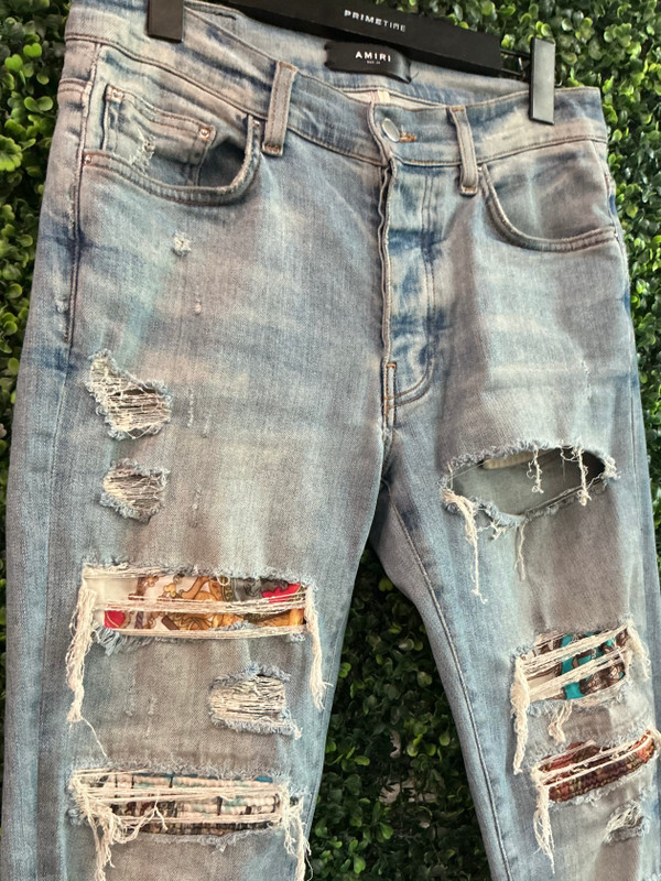 AMIRI BLUE DENIM JEANS DISTRESSED SHIP PRINT (SZ 31)