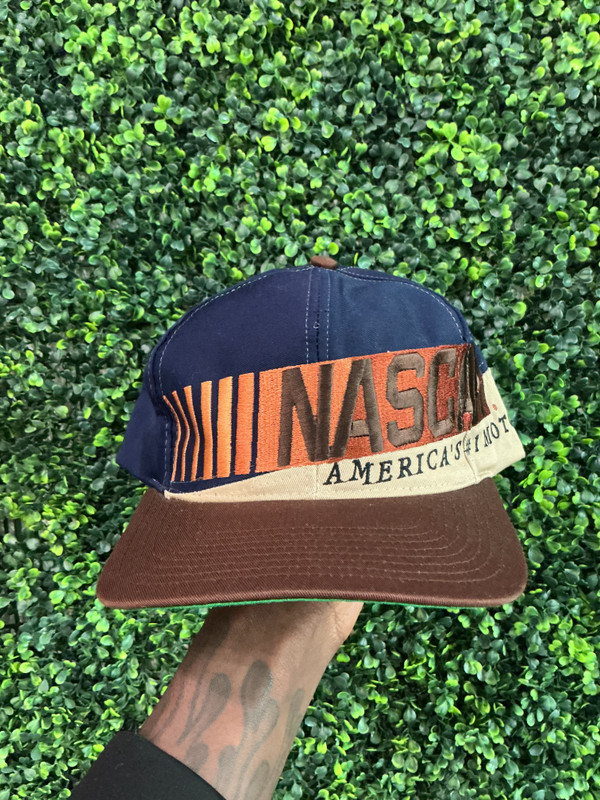 VINTAGE NASCAR AMERICA'S MOTORSPORT SNAPBACK