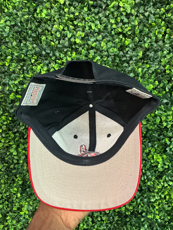 DEADSTOCK VINTAGE CLEVELAND INDIANS LOGO ATHLETIC SNAPBACK