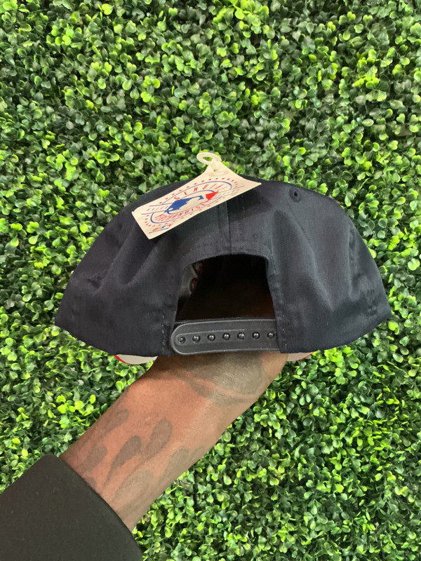DEADSTOCK VINTAGE CLEVELAND INDIANS LOGO ATHLETIC SNAPBACK