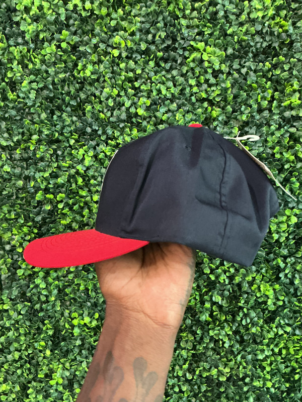 DEADSTOCK VINTAGE CLEVELAND INDIANS LOGO ATHLETIC SNAPBACK