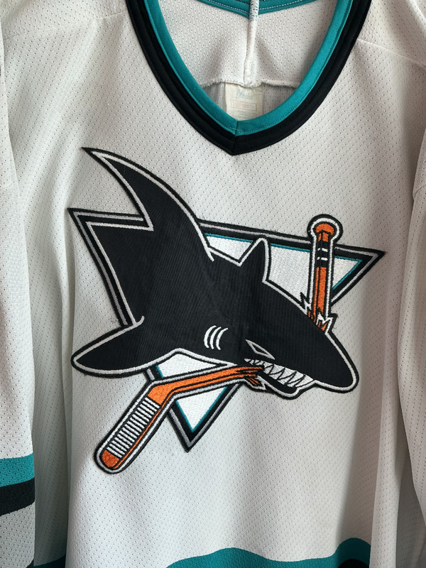VINTAGE SAN JOSE SHARKS CCM WHITE JERSEY