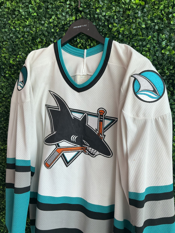VINTAGE SAN JOSE SHARKS CCM WHITE JERSEY