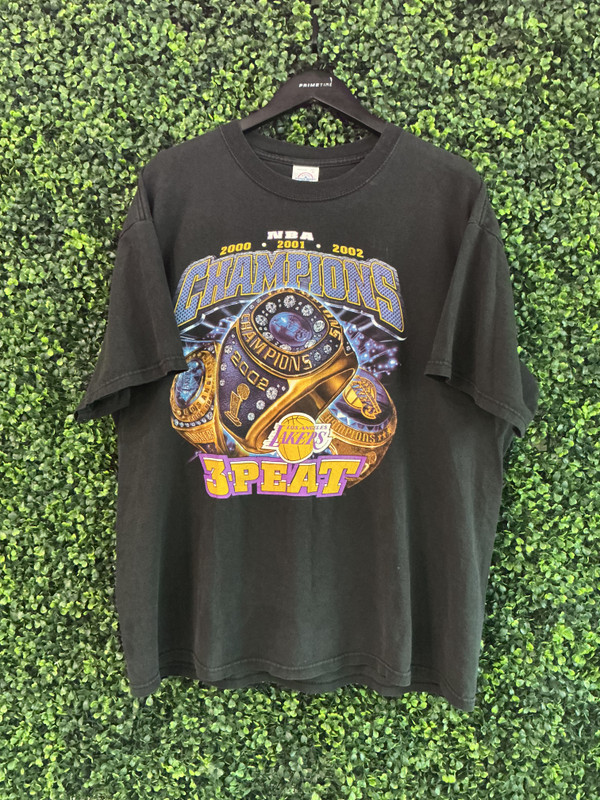 VINTAGE LOS ANGELES LAKERS 3 PEAT TEE