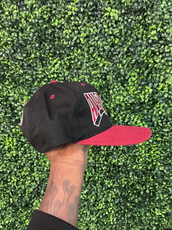 VINTAGE COLORADO AVALANCHE GCAP WAVE SNAPBACK