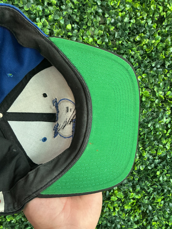 VINTAGE TAMPA BAY LIGHTNING STARTER PINWHEEL SNAPBACK