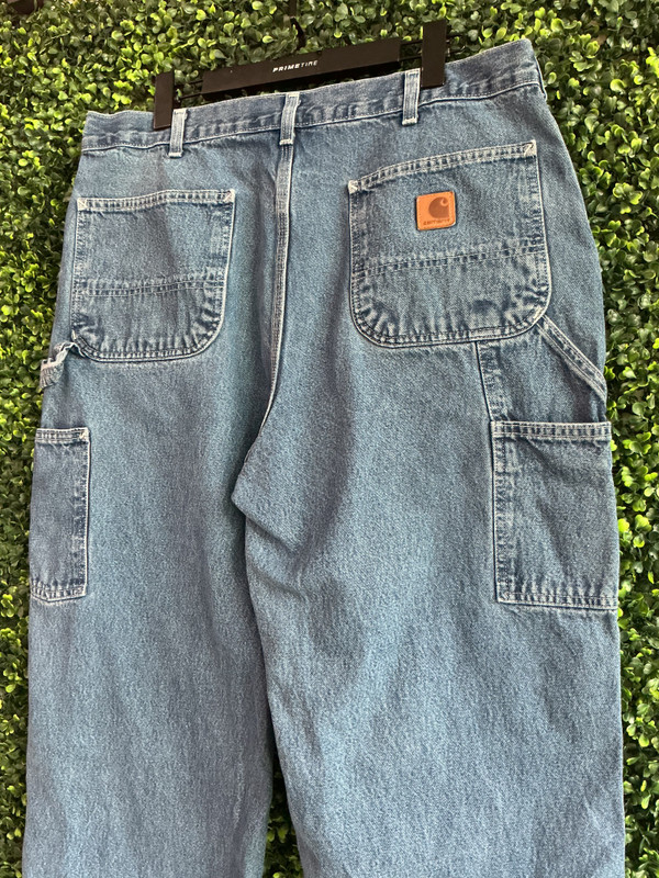 CARHART WIDE LEG BLUE JEANS (SZ 36)