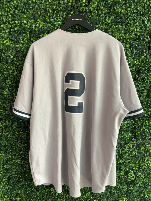 VINTAGE DEREK JETER NY YANKEES GREY MAJESTIC JERSEY (SZ XXL)