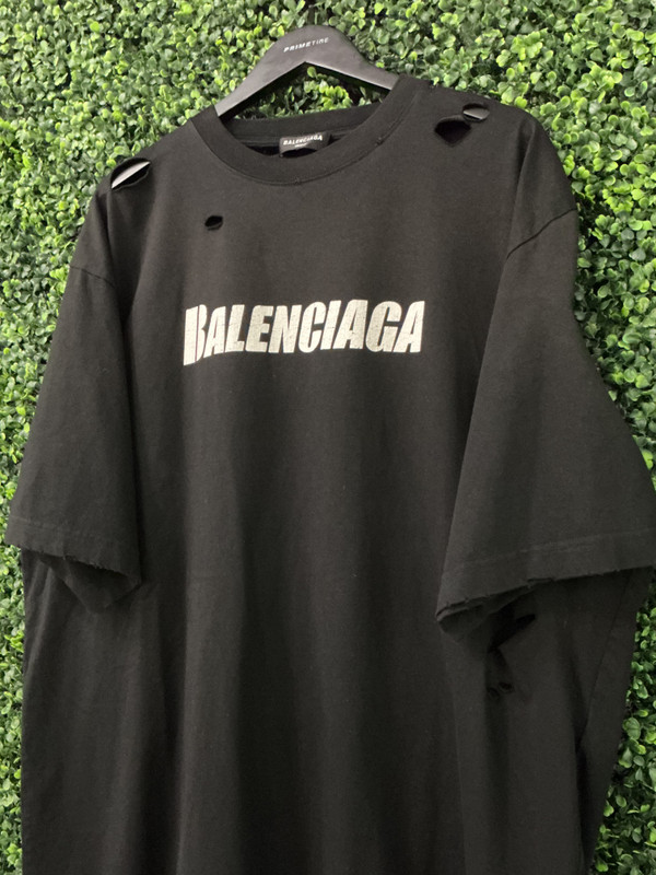 BALENCIAGA DISTRESSED LOGO TEE BLACK