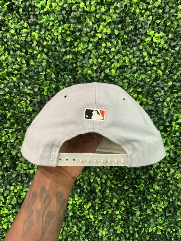 VINTAGE BALTIMORE ORIOLES BLK/GREY SNAPBACK