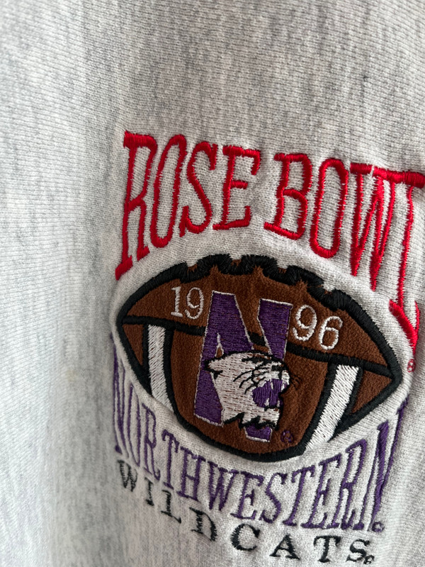 VINTAGE 1996 NORTH WESTERN WILDCATS ROSE BOWL EMBROIDERED CREWNECK (SZ L)