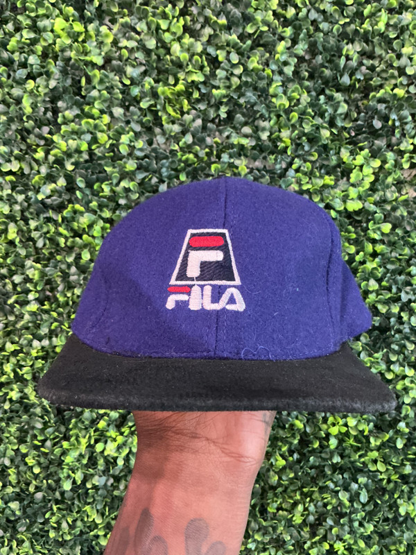 VINTAGE FILA 2 TONE EMBROIDERED LOGO LEATHER STRAP CAP