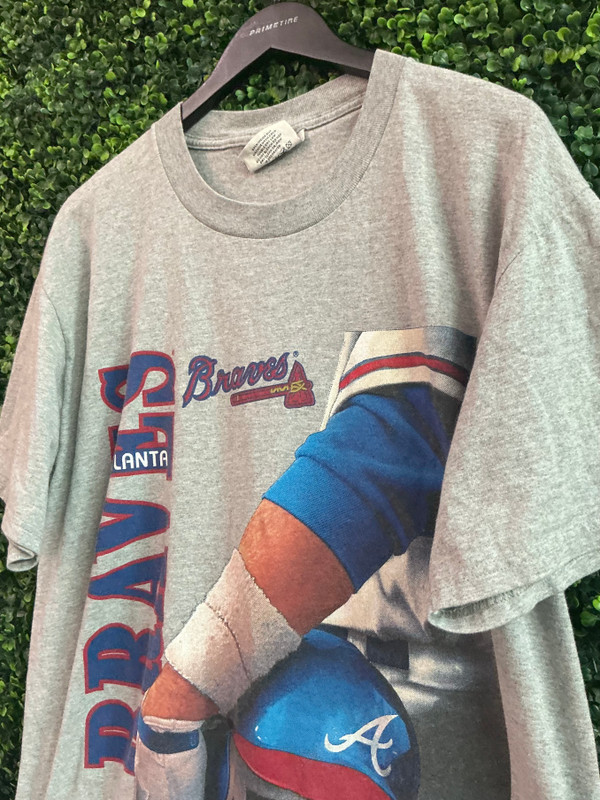 VINTAGE ATLANTA BRAVES BATTING HELMET TEE