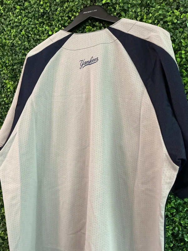 VINTAGE NEW YORK YANKEES BLUE/GREY MAJESTIC JERSEY