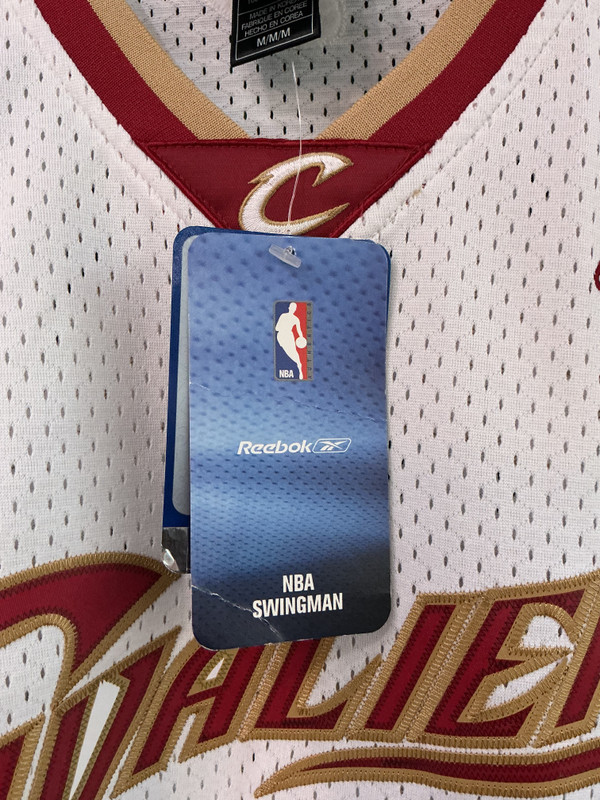 DEADSTOCK LEBRON JAMES CLEVELAND CAVALIERS REEBOK SWINGMAN JERSEY